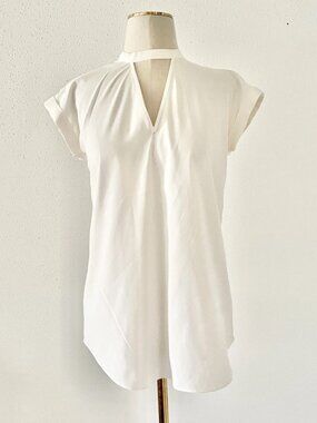 EXPRESS Women's Size XS Ivory White Short Sleeve Cutout Out Flowy Blouse Top Cap